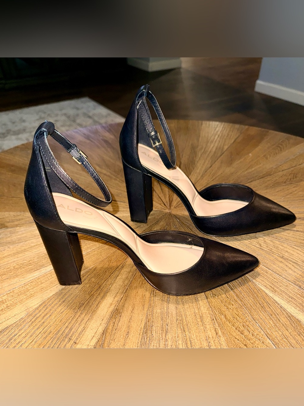 Aldo Black Pointed-Toe Ankle-Strap Block Heels, size 8 - Picture 8 of 8